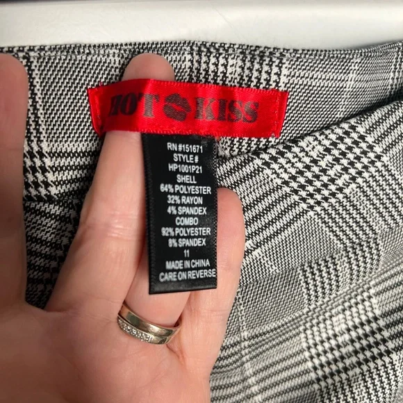 Hot Kiss Side Stripe Plaid Checkered Straight Leg Pants Junior's Size 11 NWT - Picture 3 of 3